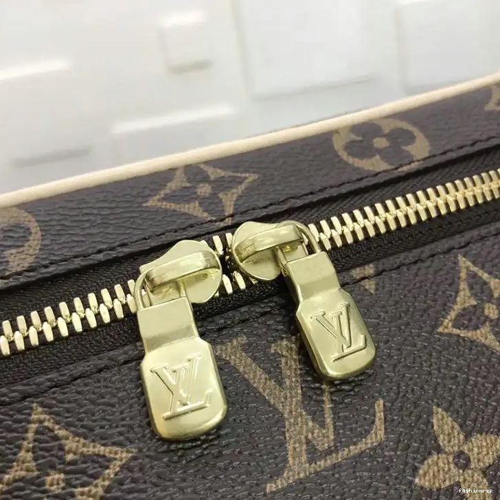 Fashionrepsfam ru LV Bags 19T1L0177 0823